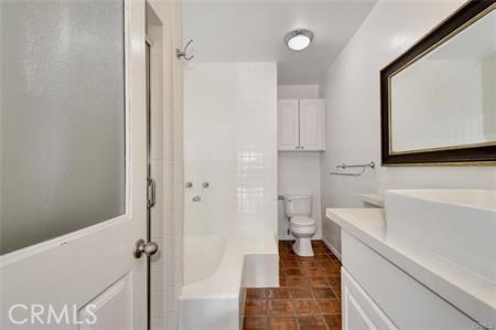 225 25th Street, Manhattan Beach, California 90266, 5 Bedrooms Bedrooms, ,4 BathroomsBathrooms,Residential,Sold,25th,SB19199643