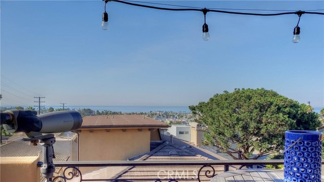 603 Juanita Avenue, Redondo Beach, California 90277, 4 Bedrooms Bedrooms, ,1 BathroomBathrooms,Residential,Sold,Juanita,SB20232273