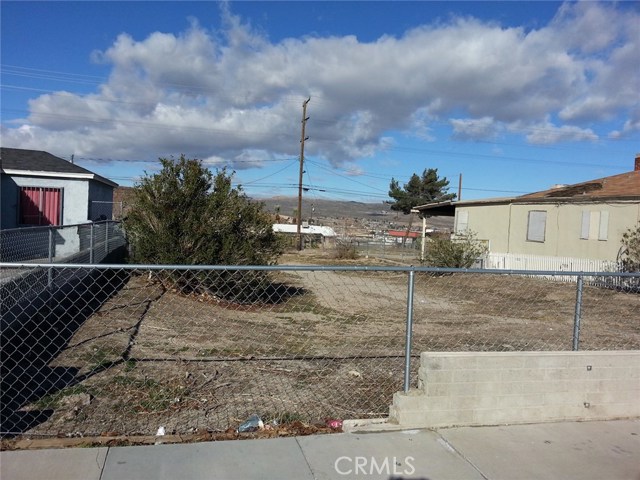 125 W Fredricks Street