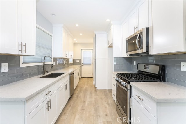 2803 McBain Avenue, Redondo Beach, California 90278, 3 Bedrooms Bedrooms, ,2 BathroomsBathrooms,Residential,Sold,McBain,SB17219353