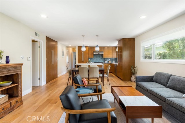 1537 19th Street, Manhattan Beach, California 90266, 3 Bedrooms Bedrooms, ,1 BathroomBathrooms,Residential,Sold,19th,SB20127736
