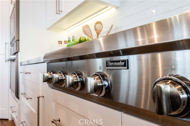 653 13th Street, Manhattan Beach, California 90266, 4 Bedrooms Bedrooms, ,2 BathroomsBathrooms,Residential,Sold,13th,SB19011414