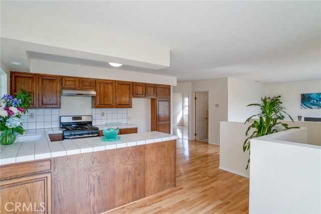 BACK HOUSE: KITCHEN AND DINING ROOM OFF LIVING ROOM