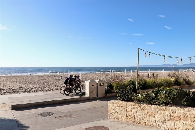 202 Ocean Drive, Manhattan Beach, California 90266, 5 Bedrooms Bedrooms, ,5 BathroomsBathrooms,Residential,Sold,Ocean,SB20025552