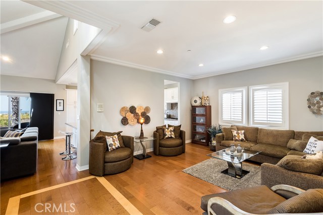 205 Helberta Avenue, Redondo Beach, California 90277, 4 Bedrooms Bedrooms, ,3 BathroomsBathrooms,Residential,Sold,Helberta,SB18113990