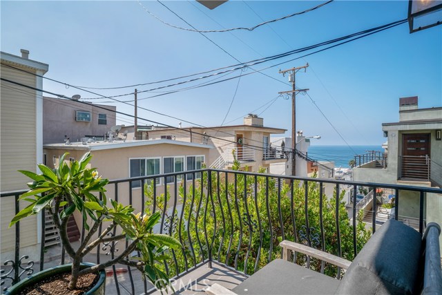 213 Seaview Street, Manhattan Beach, California 90266, 4 Bedrooms Bedrooms, ,3 BathroomsBathrooms,Residential,Sold,Seaview,SB19227675