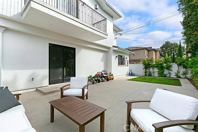 1934 Robinson Street, Redondo Beach, California 90278, 5 Bedrooms Bedrooms, ,4 BathroomsBathrooms,Residential,Sold,Robinson,OC19044344