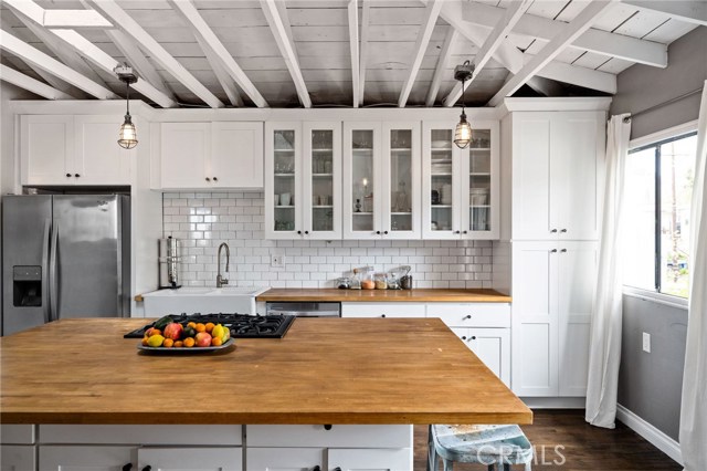 1708 Spreckels Lane, Redondo Beach, California 90278, 3 Bedrooms Bedrooms, ,2 BathroomsBathrooms,Residential,Sold,Spreckels,SB20220711