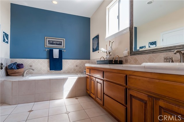 1917 Graham Avenue, Redondo Beach, California 90278, 4 Bedrooms Bedrooms, ,2 BathroomsBathrooms,Residential,Sold,Graham,SB17204089