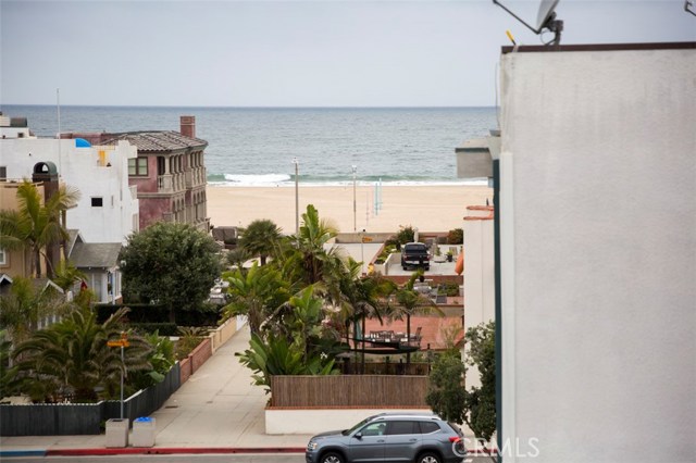 125 4th Street, Hermosa Beach, California 90254, 4 Bedrooms Bedrooms, ,3 BathroomsBathrooms,Residential,Sold,4th,SB18054270