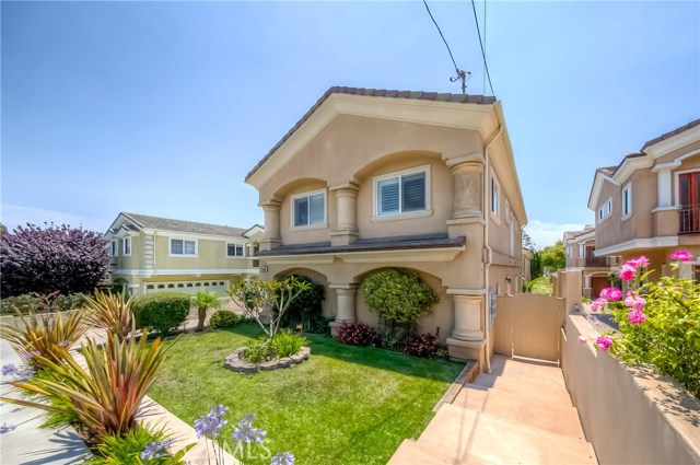 1914 Ruhland Avenue, Redondo Beach, California 90278, 4 Bedrooms Bedrooms, ,2 BathroomsBathrooms,Residential,Sold,Ruhland,SB17151670