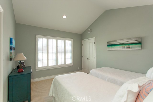 2909 Maple Avenue, Manhattan Beach, California 90266, 5 Bedrooms Bedrooms, ,3 BathroomsBathrooms,Residential,Sold,Maple,SB19265504