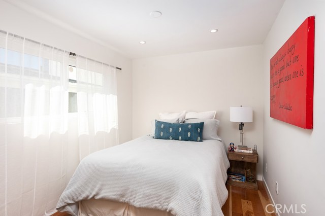 133 1st Street, Manhattan Beach, California 90266, 3 Bedrooms Bedrooms, ,2 BathroomsBathrooms,Residential,Sold,1st,SB20052011