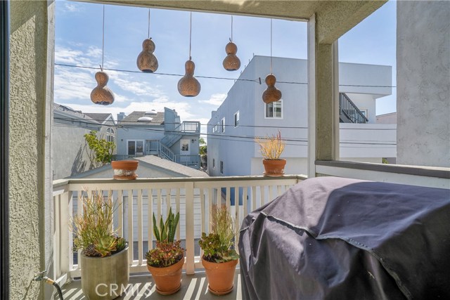 452 30th Street, Manhattan Beach, California 90266, 3 Bedrooms Bedrooms, ,3 BathroomsBathrooms,Residential,Sold,30th,SB18267524