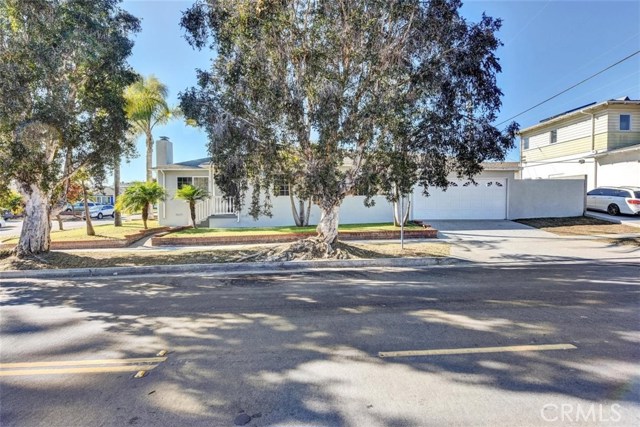 1651 23rd Street, Manhattan Beach, California 90266, 3 Bedrooms Bedrooms, ,1 BathroomBathrooms,Residential,Sold,23rd,PV20240193