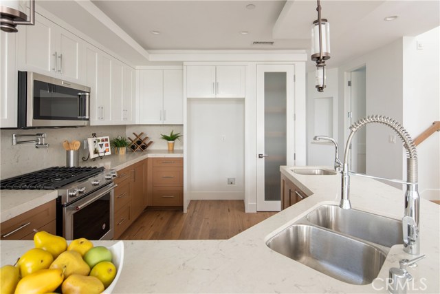 1726 Steinhart Avenue, Redondo Beach, California 90278, 4 Bedrooms Bedrooms, ,3 BathroomsBathrooms,Residential,Sold,Steinhart,SB19006729