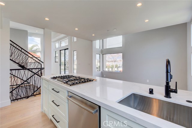 2004 Grant Avenue, Redondo Beach, California 90278, 4 Bedrooms Bedrooms, ,5 BathroomsBathrooms,Residential,Sold,Grant,PV19036343