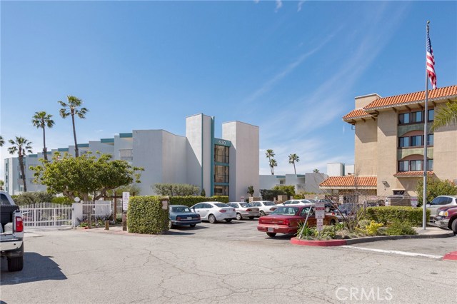 620 The Village, Redondo Beach, California 90277, 1 Bedroom Bedrooms, ,1 BathroomBathrooms,Residential,Sold,The Village,SB17035321