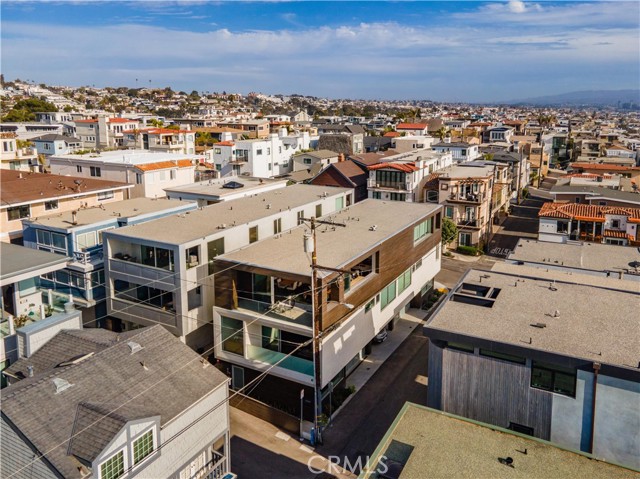 218 1st Place, Manhattan Beach, California 90266, 3 Bedrooms Bedrooms, ,3 BathroomsBathrooms,Residential,Sold,1st,PV21075886