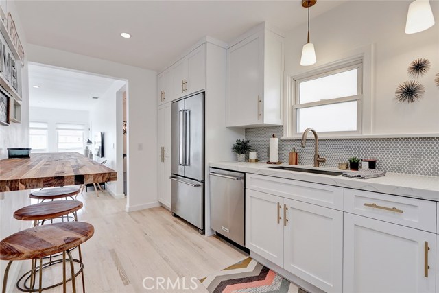 ~From every angle, the kitchen is ready for it's closeup~