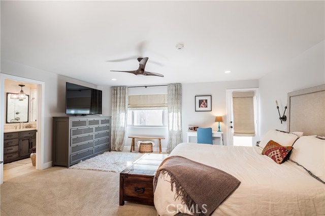 840 Loma Drive, Hermosa Beach, California 90254, 3 Bedrooms Bedrooms, ,2 BathroomsBathrooms,Residential,Sold,Loma,SB18033597