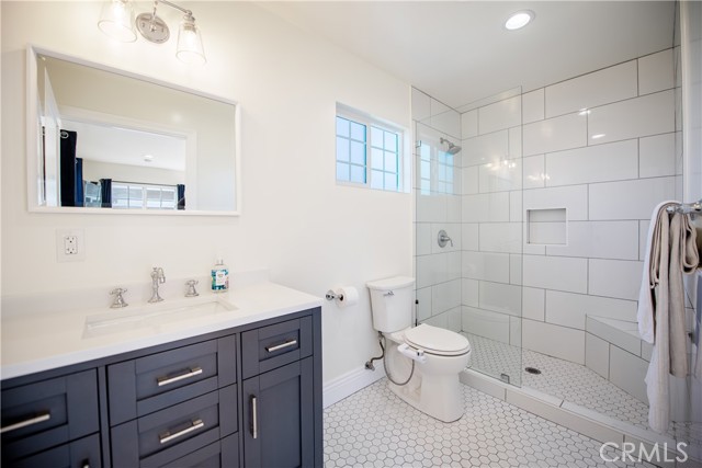 Guest unit/4th bedroom 3/4 bath