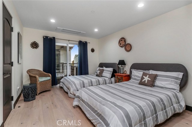 636 Vincent Park #A, Redondo Beach, California 90277, 3 Bedrooms Bedrooms, ,2 BathroomsBathrooms,Residential,Sold,Vincent Park #A,SB20200007