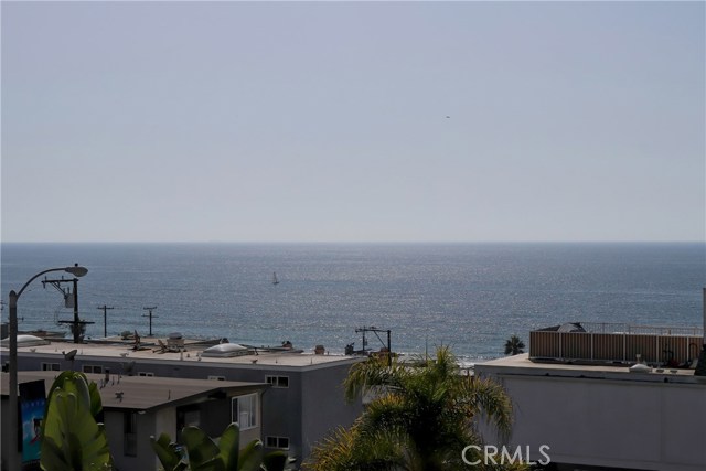 3905 Crest Drive, Manhattan Beach, California 90266, 3 Bedrooms Bedrooms, ,Residential,Sold,Crest,SB19240278
