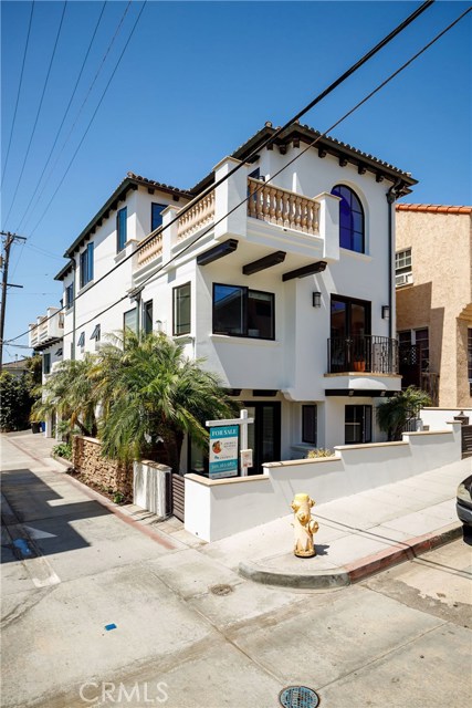 123 29th Street, Hermosa Beach, California 90254, 5 Bedrooms Bedrooms, ,5 BathroomsBathrooms,Residential,Sold,29th,SB20099195