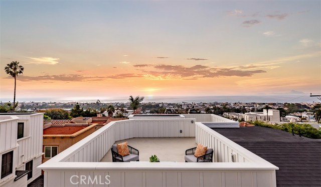 935 15th Street, Hermosa Beach, California 90254, 4 Bedrooms Bedrooms, ,5 BathroomsBathrooms,Residential,Sold,15th,SB20257258