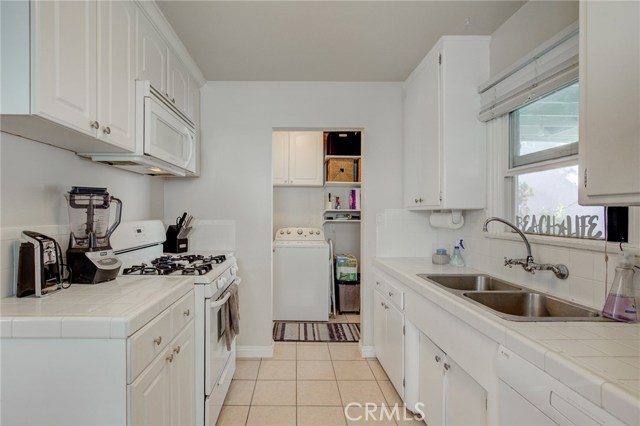 2211 Nelson Avenue, Redondo Beach, California 90278, 6 Bedrooms Bedrooms, ,3 BathroomsBathrooms,Residential,Sold,Nelson,SB19252615