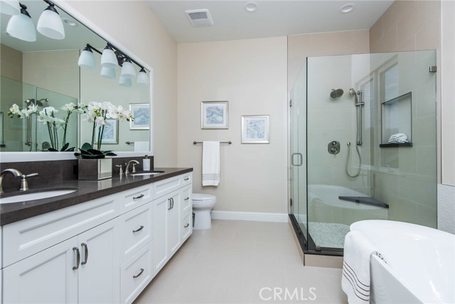 105 Juanita Avenue, Redondo Beach, California 90277, 4 Bedrooms Bedrooms, ,3 BathroomsBathrooms,Residential,Sold,Juanita,SB17254045