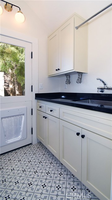 559 Avenue A, Redondo Beach, California 90277, 4 Bedrooms Bedrooms, ,2 BathroomsBathrooms,Residential,Sold,Avenue A,PV21028743