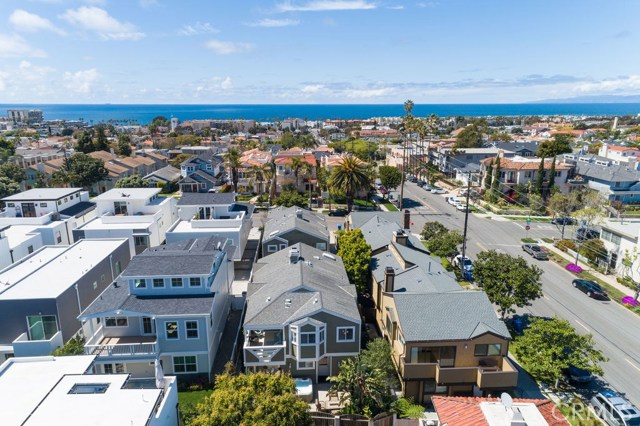 202 Helberta Avenue, Redondo Beach, California 90277, 3 Bedrooms Bedrooms, ,2 BathroomsBathrooms,Residential,Sold,Helberta,SB20063398