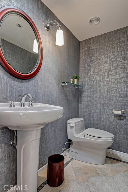 Powder bath.