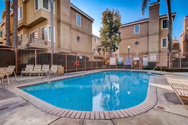 3 Bed Home for Sale in Hawthorne, California