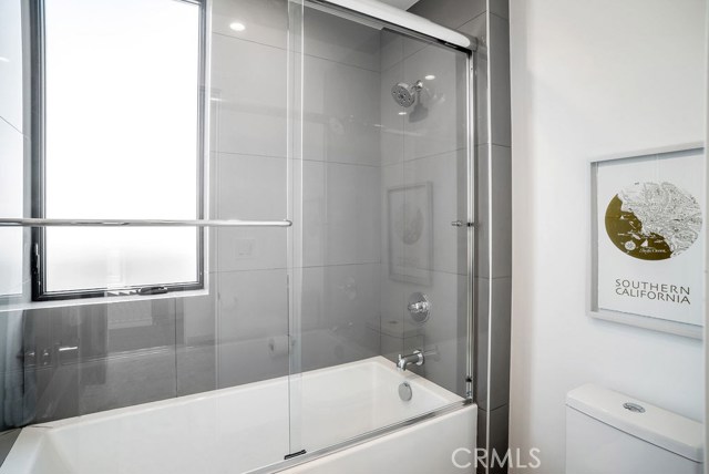 945 7th Street, Hermosa Beach, California 90254, 4 Bedrooms Bedrooms, ,3 BathroomsBathrooms,Residential,Sold,7th,SB19140226