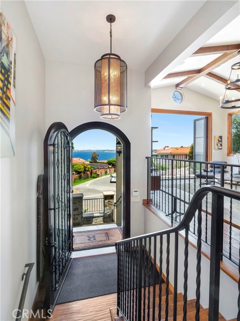 592 Via Almar, Palos Verdes Estates, California 90274, 4 Bedrooms Bedrooms, ,4 BathroomsBathrooms,Residential,Sold,Via Almar,SB21138248