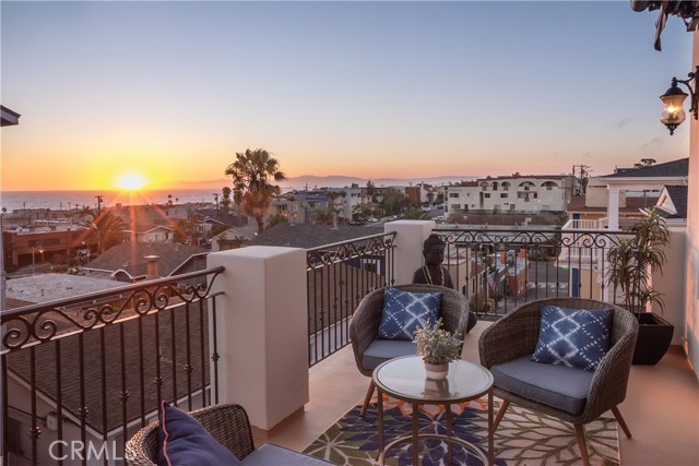 1220 Sunset Drive, Hermosa Beach, California 90254, 3 Bedrooms Bedrooms, ,3 BathroomsBathrooms,Residential,Sold,Sunset,SB20146325