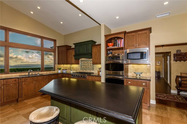 This kitchen is a chef's dream!