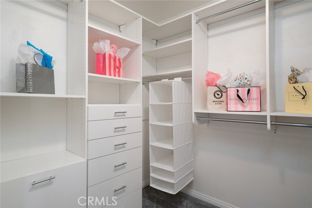 1 Bed Home for Sale in Los Angeles, California