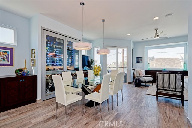 300 28th Street, Hermosa Beach, California 90254, 4 Bedrooms Bedrooms, ,4 BathroomsBathrooms,Residential,Sold,28th,SB18066666