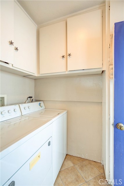 1236 3rd Street, Hermosa Beach, California 90254, 2 Bedrooms Bedrooms, ,Residential,Sold,3rd,SB19113677