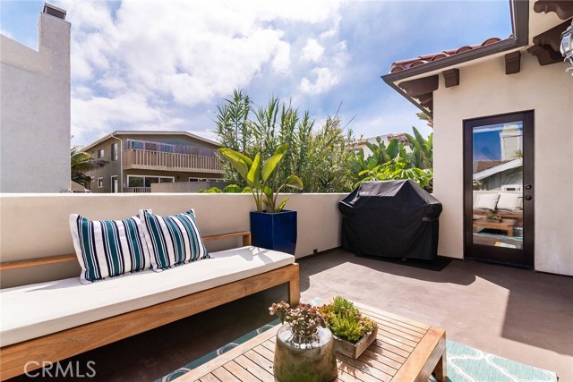 204 Irena Avenue, Redondo Beach, California 90277, 3 Bedrooms Bedrooms, ,2 BathroomsBathrooms,Residential,Sold,Irena,SB19198333