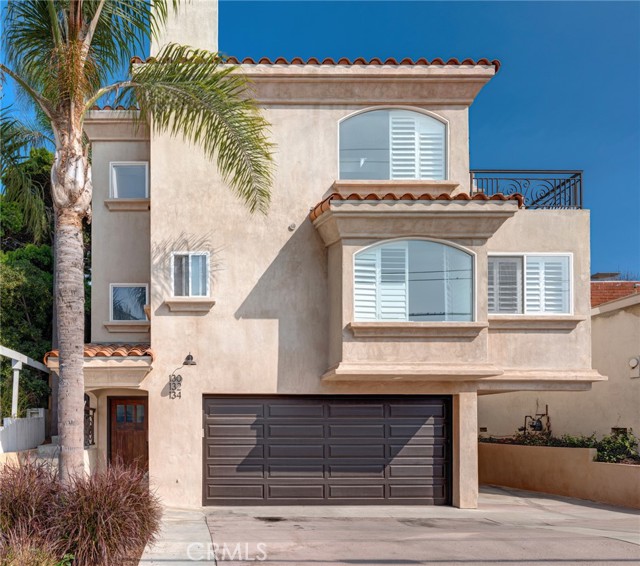 132 Monterey Boulevard, Hermosa Beach, California 90254, 3 Bedrooms Bedrooms, ,3 BathroomsBathrooms,Residential,Sold,Monterey,SB21056529