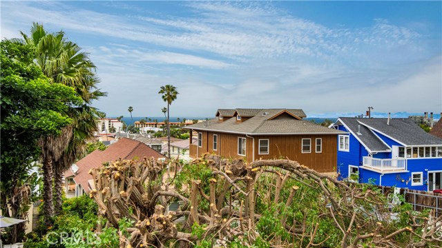 211 Helberta Avenue, Redondo Beach, California 90277, 2 Bedrooms Bedrooms, ,2 BathroomsBathrooms,Residential,Sold,Helberta,SB20006605