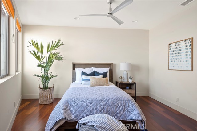 315 Gull Street, Manhattan Beach, California 90266, 4 Bedrooms Bedrooms, ,3 BathroomsBathrooms,Residential,Sold,Gull,SB21098673