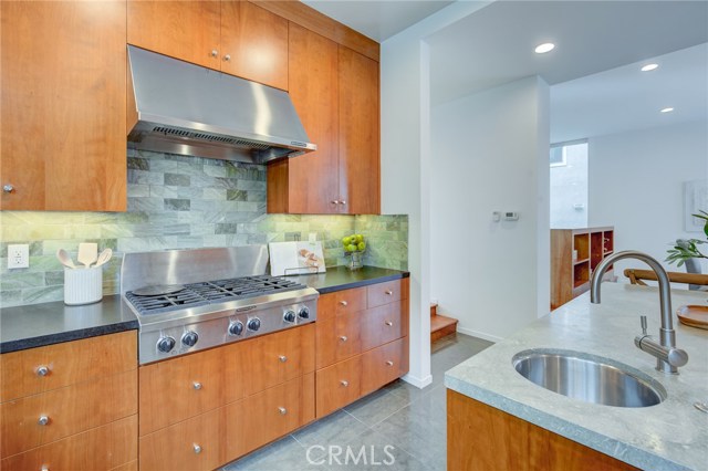 2400 Palm Avenue, Manhattan Beach, California 90266, 4 Bedrooms Bedrooms, ,4 BathroomsBathrooms,Residential,Sold,Palm,SB20055026