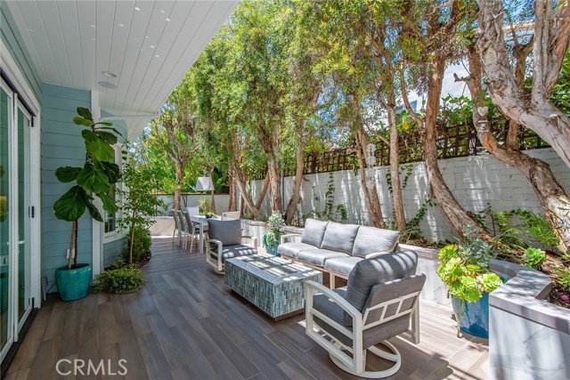 2201 Oak Avenue, Manhattan Beach, California 90266, 5 Bedrooms Bedrooms, ,5 BathroomsBathrooms,Residential,Sold,Oak,SB21126530