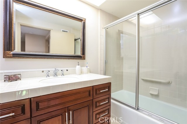 2nd floor hallway bathroom